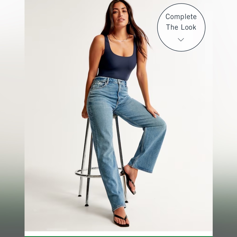 Abercrombie Curve Love High Rise 90s Relaxed Jean size 31/12 long